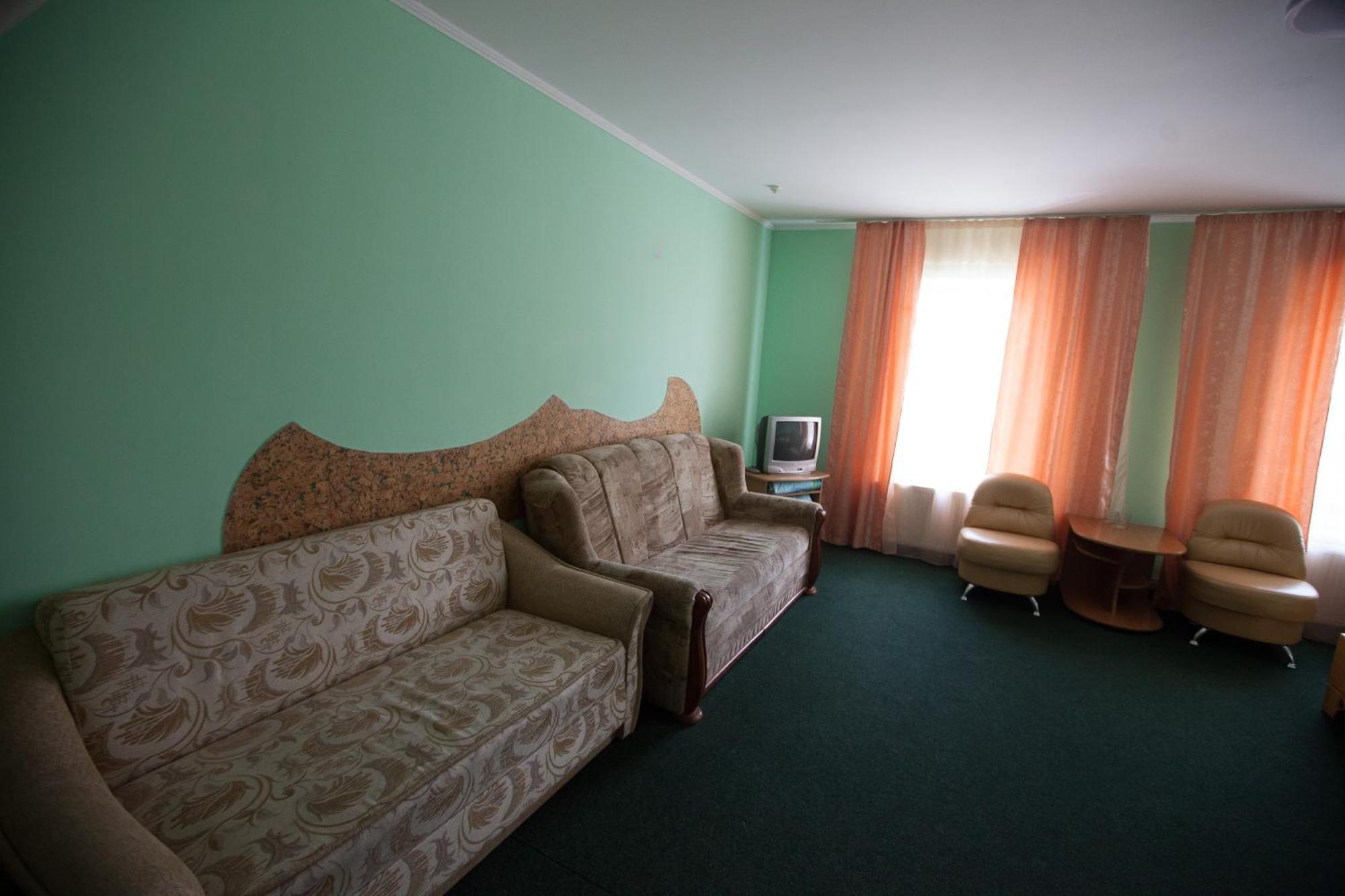 Formula 1 Motel อิวาโน-ฟรานกิฟสเก ภายนอก รูปภาพ