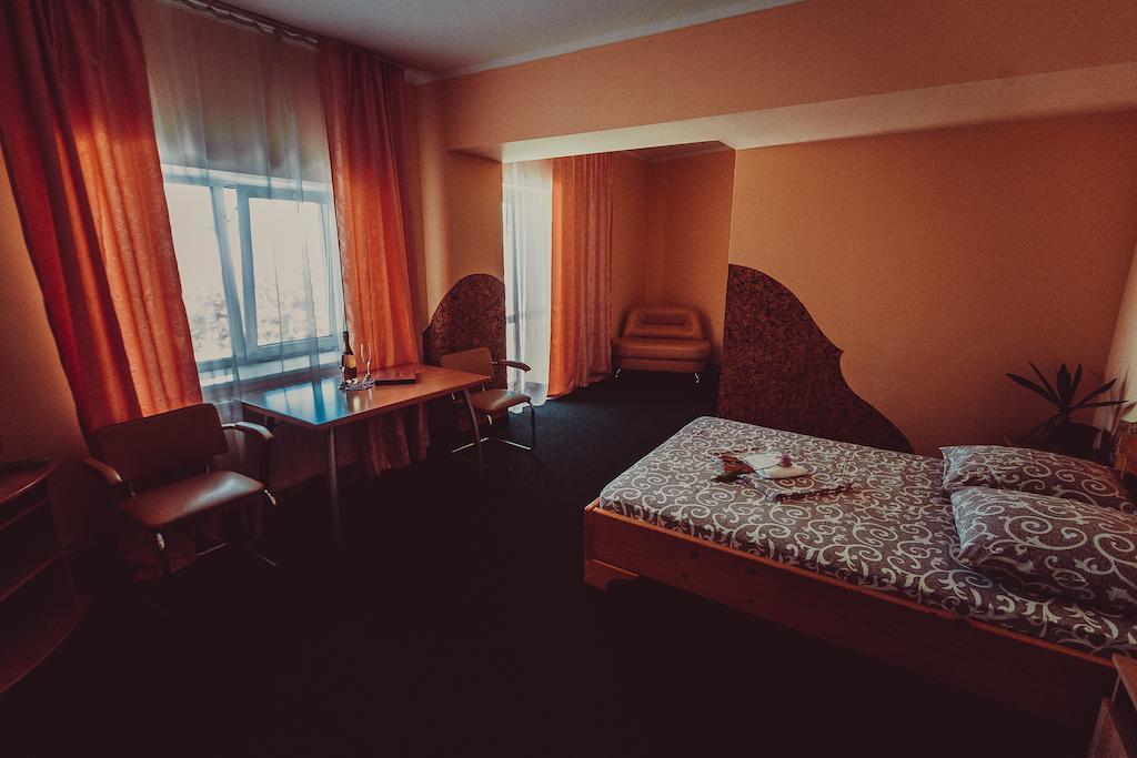 Formula 1 Motel อิวาโน-ฟรานกิฟสเก ห้อง รูปภาพ